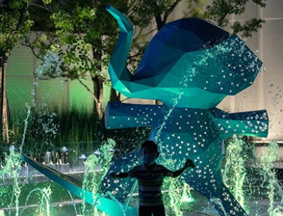 广州城投珠江•天河壹品不锈钢雕塑