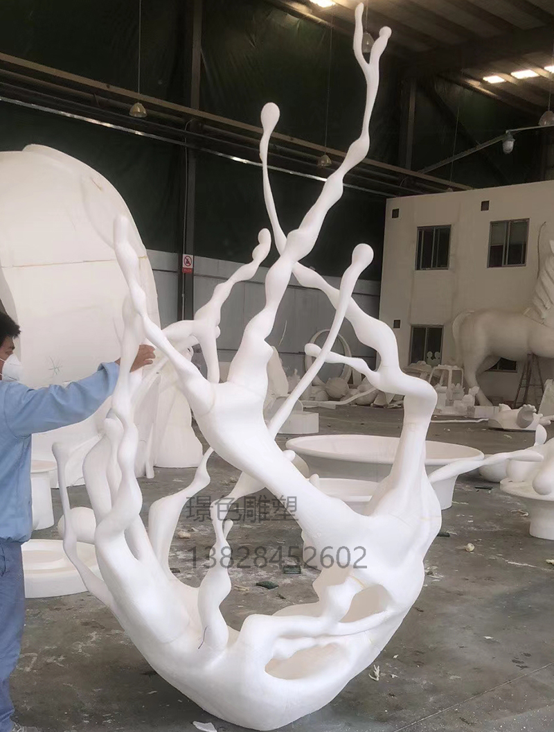 佛山国通广场示范区中建寰球荟不锈钢景观雕塑(图1) 佛山国通广场示范区中建寰球荟不锈钢景观雕塑(图1)