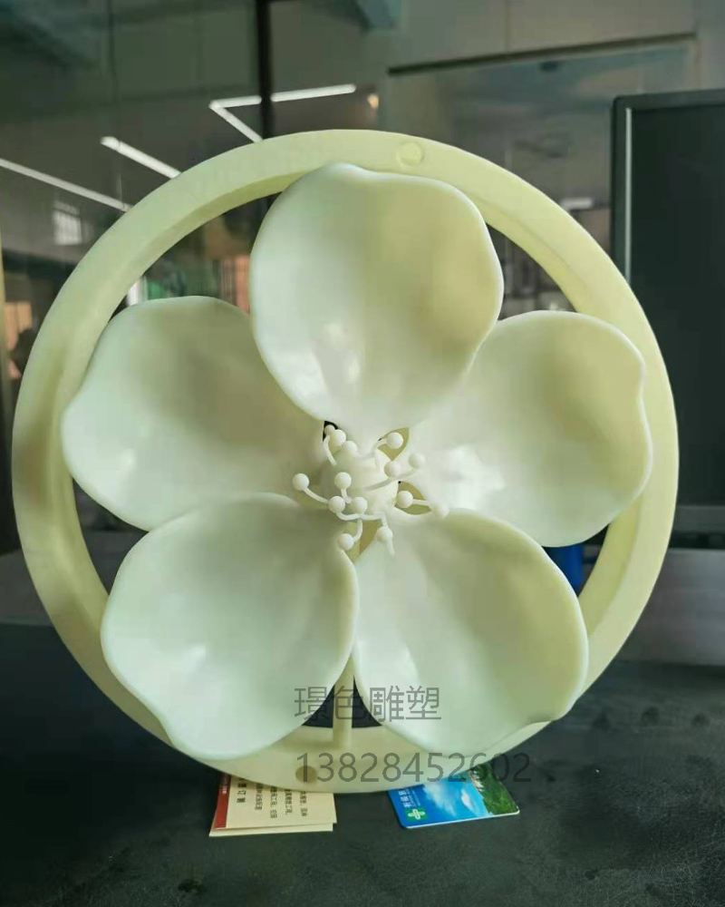 新疆生产建设兵团第二师铁门关市旅游养老中心梨花苑景观雕塑(图1) 新疆生产建设兵团第二师铁门关市旅游养老中心梨花苑景观雕塑(图1)