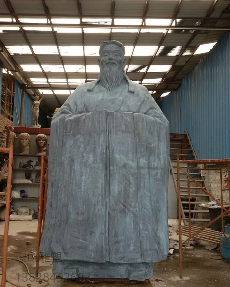 深圳大学师范学院附属板田学校人物雕塑(图2) 深圳大学师范学院附属板田学校人物雕塑(图2)