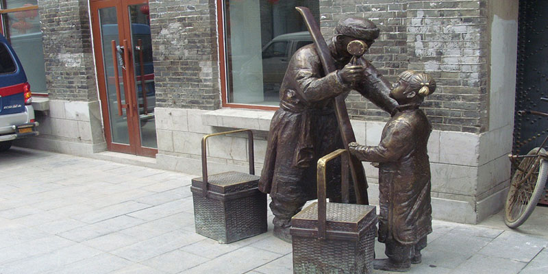 分析人物雕塑的发展特点(图1) 分析人物雕塑的发展特点(图1)