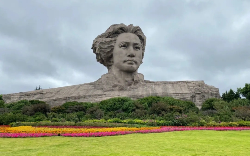 中国十大雕塑,每一个都超级震撼,看看在你的家乡吗?(图3) 中国十大雕塑,每一个都超级震撼,看看在你的家乡吗?(图3)